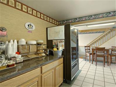 Super 8 Sheridan Interieur foto